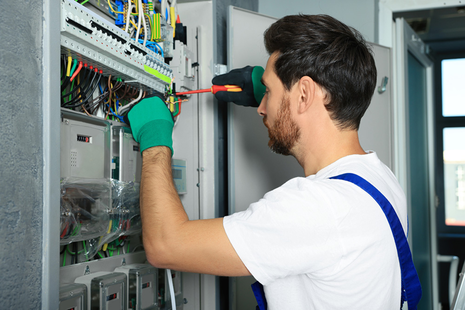 Nieder&shy;spannungs&shy;anlagen bei Elektrotechnik Wohlrab in Eschenbach